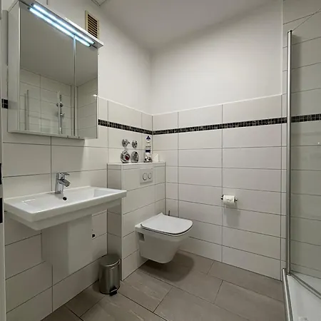 Haus Poseidon, Pos33 Κουξχάφεν